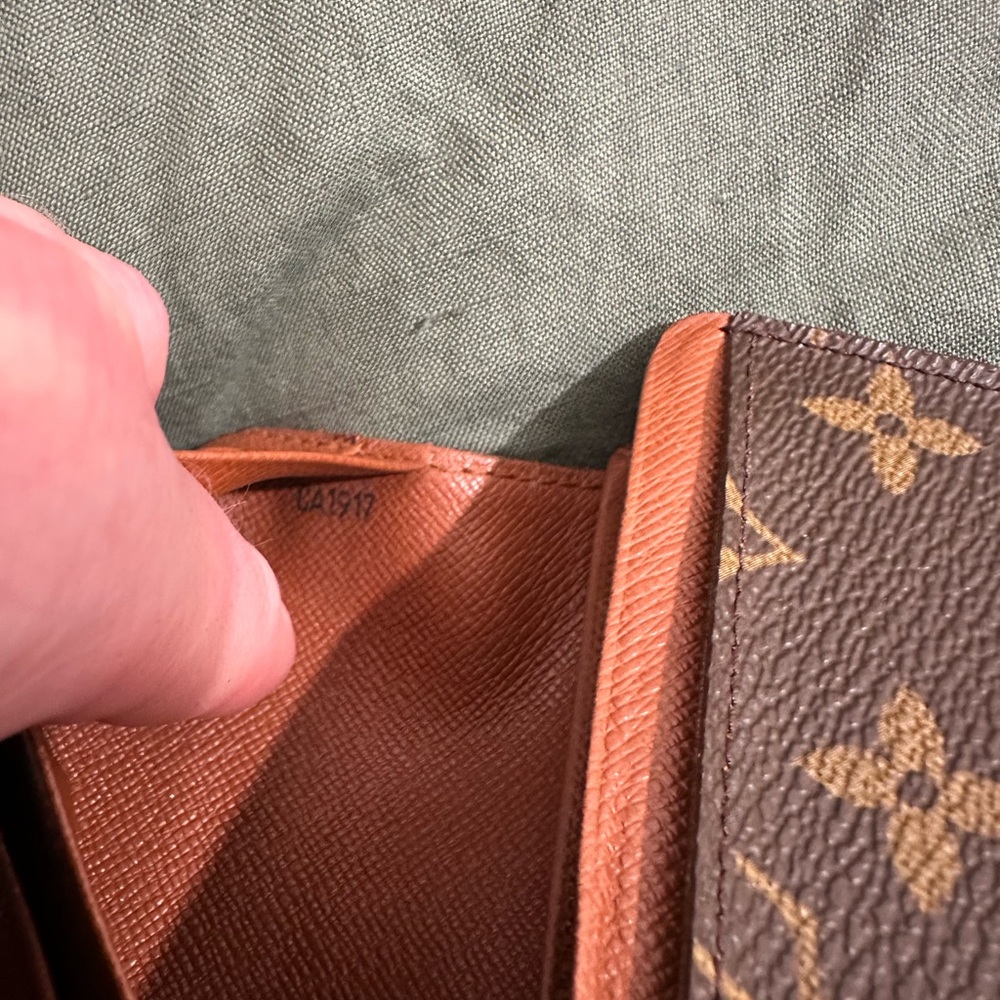 Authentic Louis Vuitton Date Code Ca1917 (2017, S… - image 6